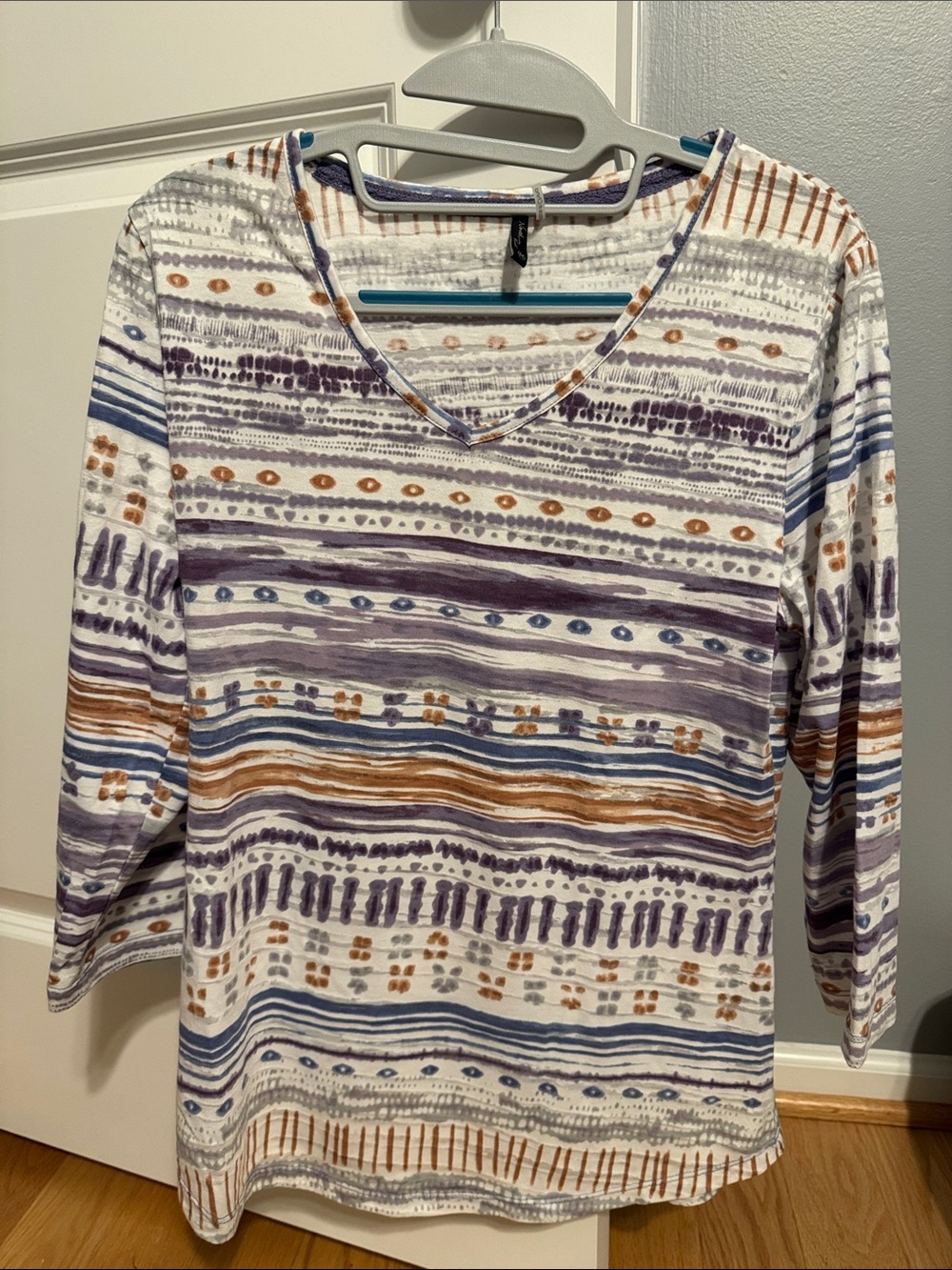Women's V-Neck Striped Pattern Long Sleeve Tee - Multi Color
